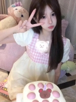 亲亲娜娜子的照片